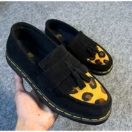 Docmart men's shoes unisex lofers suede leofard motif design free socksELEGAN