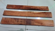 kayu kijulang merah bahan warangka golok