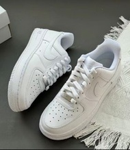 全新 Nike sneakers男女情侶款悠閒鞋波鞋運動鞋休閒鞋鞋子sport shoes sportty wearing出街返工返學輕便舒服鞋生日禮物送禮節日禮物birthday gifts 輕跑鞋