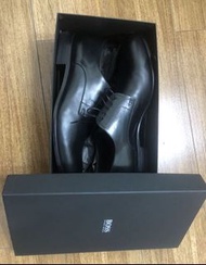 Boss黑色皮鞋