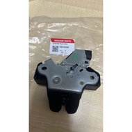 64610-BZ020 ORIGINAL PERODUA BEZZA REAR BONNET LOCK (3-PIN) (BELAKANG BONNET LOCK)