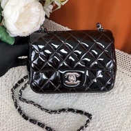 Chanel香奈兒 全黑CF系列21B soblack方胖子漆皮 芯片款 小號 單肩包