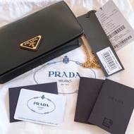 Prada 1BP021 黑色 黑牛皮 三角logo WOC 金鍊 斜背包 肩背包