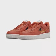 Nike AIR FORCE 1 07 LV8 簍空鯊魚LOGO 男休閒鞋-棕橘-DM0117800 US8.5 棕色