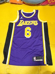 NBA Swingman Lakers Lebron James Jersey (size M)