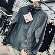 Jacket has a double-layer windproof hood for men, lightweight, scratch-resistant, abrasion-resistant