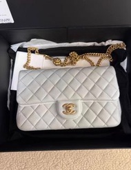 CHANEL 23S 灰藍色山茶花調節扣CF 中號 23 x 14 cm 實用型選手🌟百搭日常 99新閑置品Fullset有單 💰38000