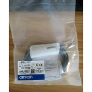 1PC New Omron E2E2-X2C1 Proximity Sensor Free Shipping E2E2X2C1