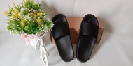 Sandal slop polos pria dan wanita premium|Sandal slip on hitam polos Pria Wanita |Sandal Pria |Sanda