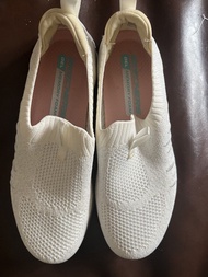 Skechers Slip-on Sneakers