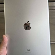 iPad 第8代 128gb,港版極新，完美冇花，冇修冇拆，有套有貼，所有功能正常！不議價...