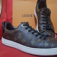 Sepatu Louis Vuitton ORI (preloved)