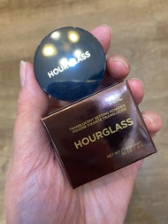 #แป้งฝุ่น Hourglass Veil™ Translucent Setting Powder 🖤 0.9g