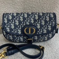 Dior bobby老花新月包 底長21  22年 🈚附件