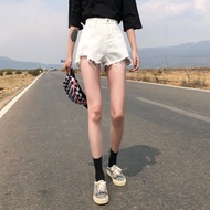 กางเกงยีนส์ขาสั้น เอวสูง กระเป๋าเจาะด้านหน้า ปลายขาเย็บสองชั้น Becca Jeans Vintage High-Waisted Ripped Jean Shorts Denim Shorts