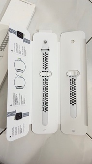 100% Apple Orignial Apple Watch 45mm Summit White / Black Nike Sport Band 🤍🤍🤍 Brand New