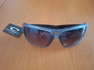 Oakley 太陽眼鏡