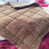 Swastika quilted fleece blanket 2m x 2,3m - Korean fleece blanket quilted with swastika pattern