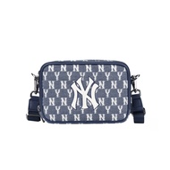 ☀เกาหลี MLB Direct Store☀MLB กระเป๋าสะพายไหล่ผู้ชายและผู้หญิงกระเป๋าผ้ายีนส์ crossbody NY Yankees กระเป๋ากล้อง