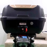 Combo Baga Givi HRX and E43NTL Box for Winner/Winner X (Contains 2 Full-Face Hats, All Car Models)