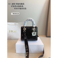 DIOR Dior Lady Dior Detachable Chain Diamond Buckle Crocodile Leather Dior Bag Portable Shoulder Mes