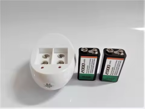 2Pcs / lot 9v rechargeable battery Large capacity 2000mah 9V NiMH battery+ Universal 9v AA AAA 18650