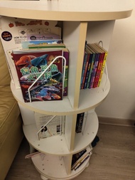 書櫃可旋轉 Bookshelf