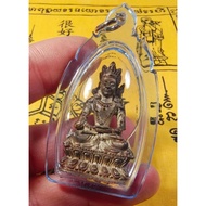 泰国佛牌 如果您要找一枚 “药师佛” 佩戴 ❓ 我会极力推荐龍婆卡贤高僧制作的 “药师佛” ✨ ✨ ✨ ✨ ✨ 
【药师佛】
九宝铜质料
佛历2537 （1994年)

龍婆卡贤大师的药师佛非常好，在