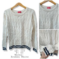 Sweater Rajut BW Knitwear Roundneck Broken White Thrift Preloved
