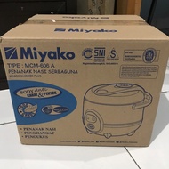 Magic com miyako 0.6 liter type 606b