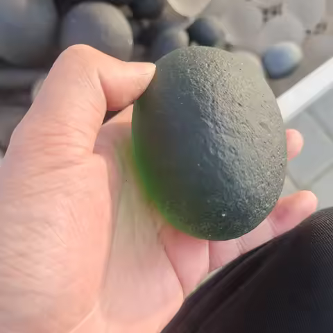 1pcs Green and white Natural Moldavite Czech Meteorite Impact Rough Stone Crystal green ray ​Energy 