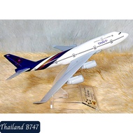 Boeing B747 with Stand Label!