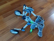 Walk support with back wheels for dogs. 狗狗步行輔助器/輪椅