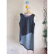 Asymmetrical checkered top