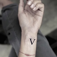 OhMyTat 英文字母 V Letter V 刺青圖案紋身貼紙 (4 張)