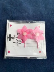 SCR2 全新粉飛飛花夾一對