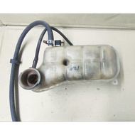 Original Mercedes w124 Wiper tank Mercedes w124 Radiator tank Mercedes w124 Wiper tank Mercedes w124