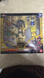Bandai 假面騎士古迦裝著變身