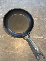 Le Creuset Non-stick Frying Pan 24cm