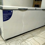 CHEST FREEZER GEA 1050L (BEKAS)