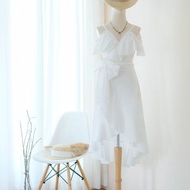 白色連身裙，適合參加派對的連身裙，適合度假的連身裙，適合去海邊的連身裙