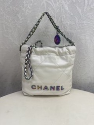 Chanel 菱格紋白色水桶包