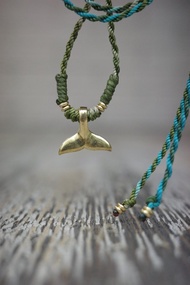 尋找你的小幸運-黃銅鯨魚尾蠟繩編項鍊02