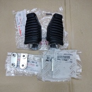 LC135 5S FRONT FOOTREST ORIGINAL YAMAHA