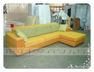 【順發傢俱】(X2)~多功能型~L型布沙發~頭枕可調~椅手可收納