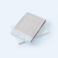 DoiTung ชุดของขวัญผ้าพันคอ SS24 – Tribal Silk (R&S) White Gold