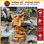 Feng shui statue of Dharma has the meaning of town, exorcism and bringing good luck in cypress wood,