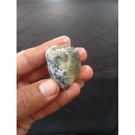 HIJAU Natural results of green dragon jade stone and white dragon 77B