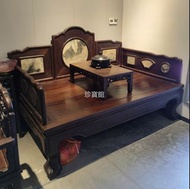 高價回收舊木傢私、虎斑木皇宮椅、越南黃花梨皇宮椅、黃花梨鳥籠、酸枝雙人椅、酸枝臺、六角酸枝花幾、明清大紅酸枝傢私、大班椅、長案桌、茶几、酸枝羅漢床、太師椅、酸枝官帽椅 酸枝扶手椅 黃花梨家具 紫檀 古