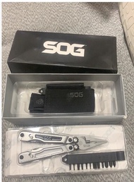 SOG Multitool EDC Powerplay Multi-Tool ปลอกที่มี Hex Bits Px1001N-Cp